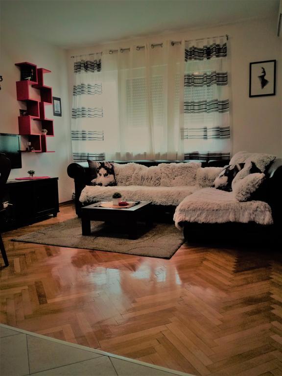 Apartment Tea Τσέτινιε Εξωτερικό φωτογραφία