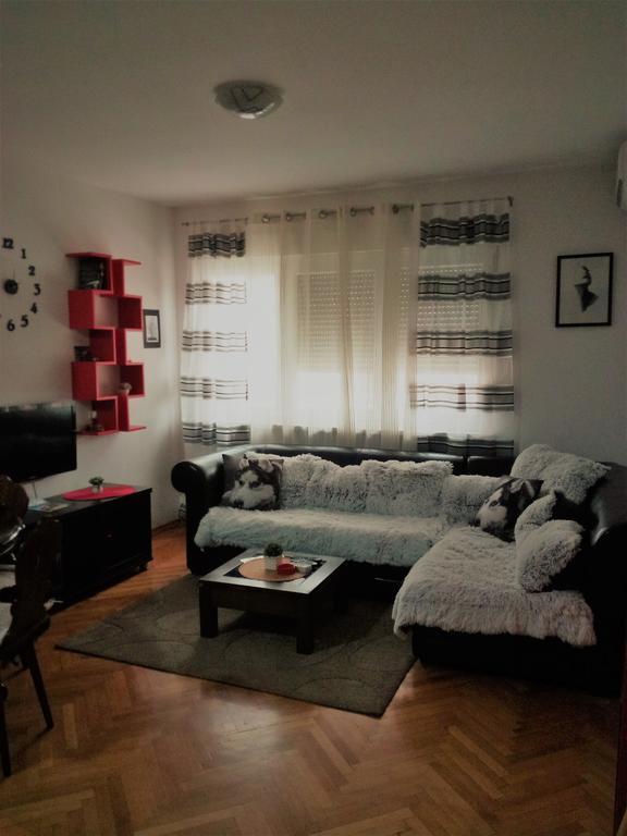 Apartment Tea Τσέτινιε Εξωτερικό φωτογραφία