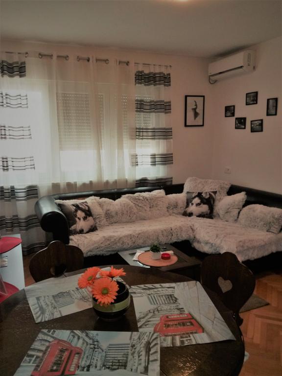 Apartment Tea Τσέτινιε Εξωτερικό φωτογραφία