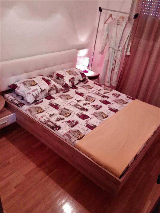 Apartment Tea Τσέτινιε Εξωτερικό φωτογραφία